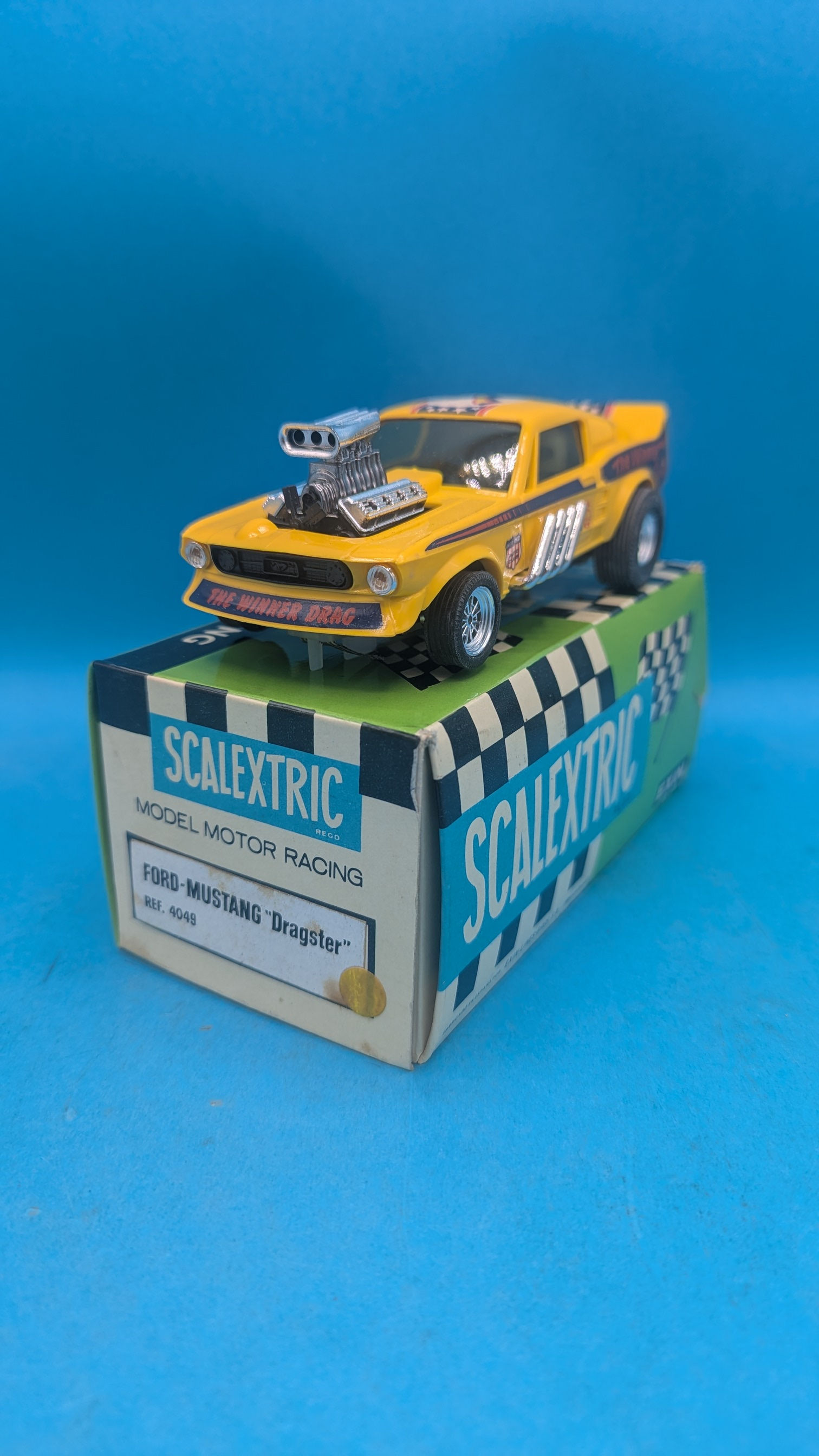 Scalextric 4049 Ford Mustang "Dragster" in Yellow, New Old Spanish stock