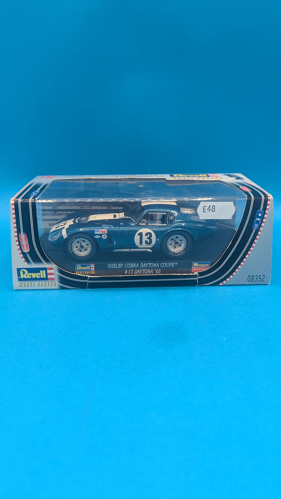Revell 08352 Shelby Cobra Daytona Coupe #13 Daytona 65