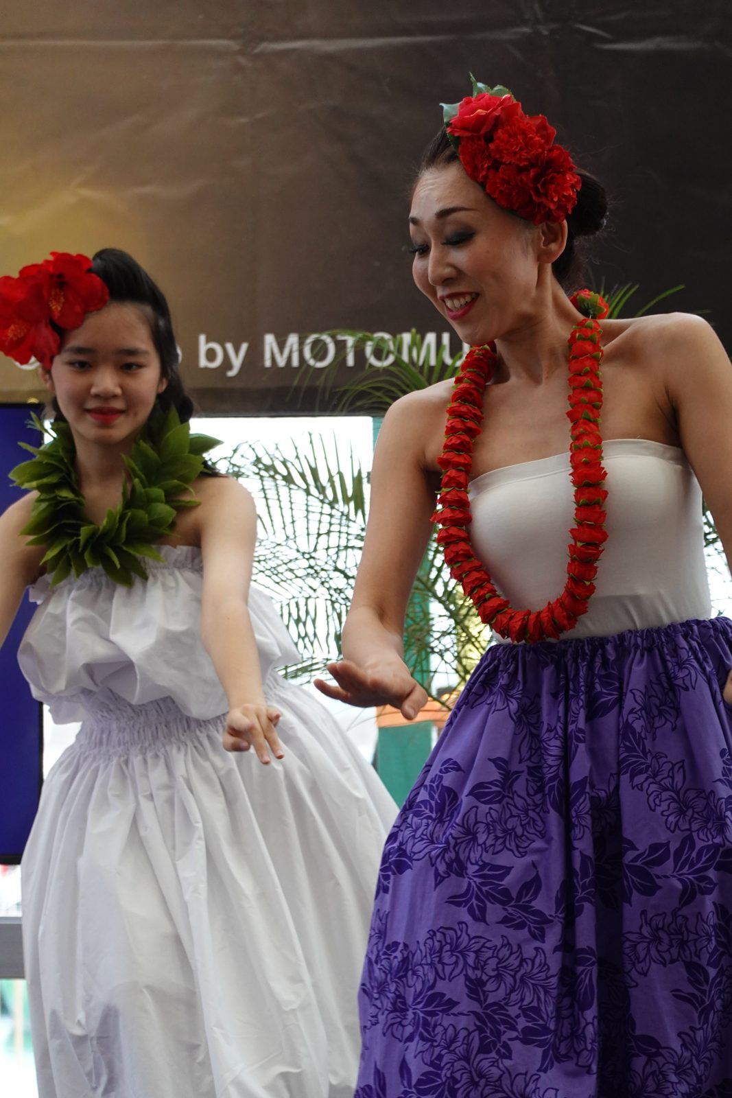 ALOHA RISE 2024で踊るメンバー（2）