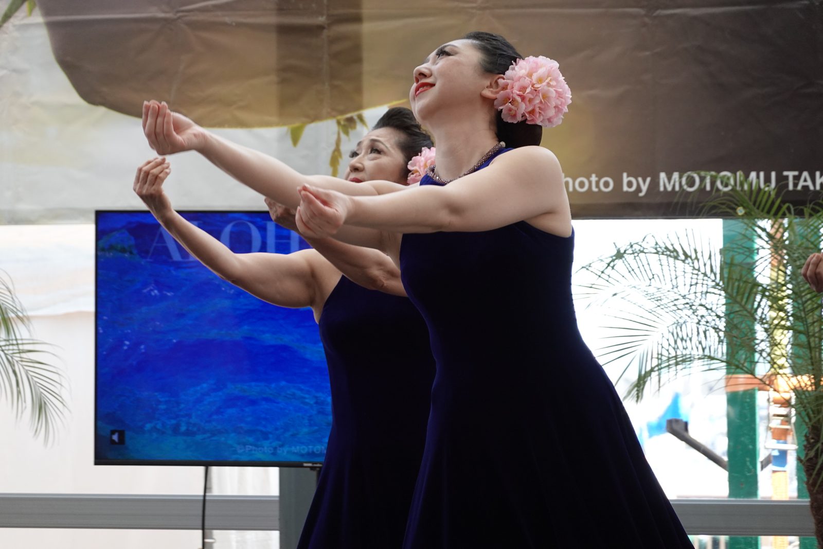 ALOHA RISE 2024で踊るメンバー（4）