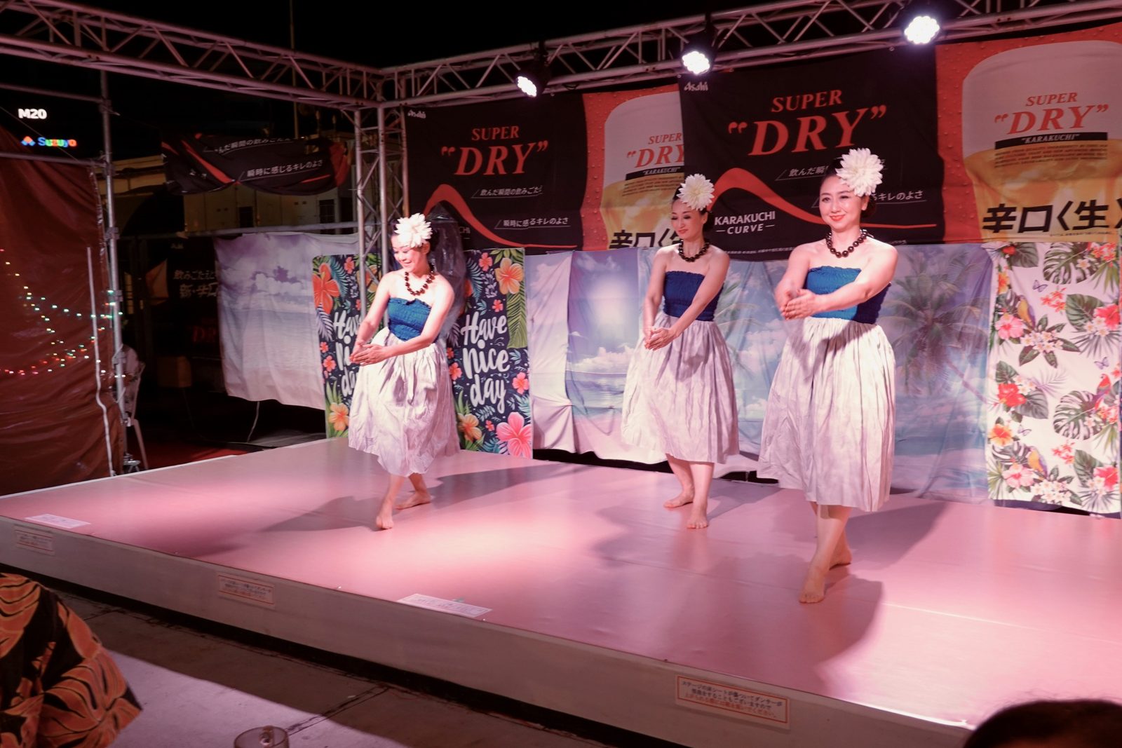 PARCO ラストショーで踊るメンバー（3）