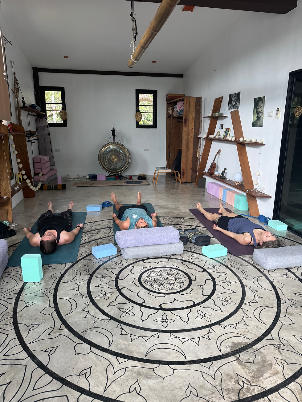 Sunrise yoga with gong 