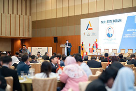 Tan Sri Johari Speaker MY.jpg