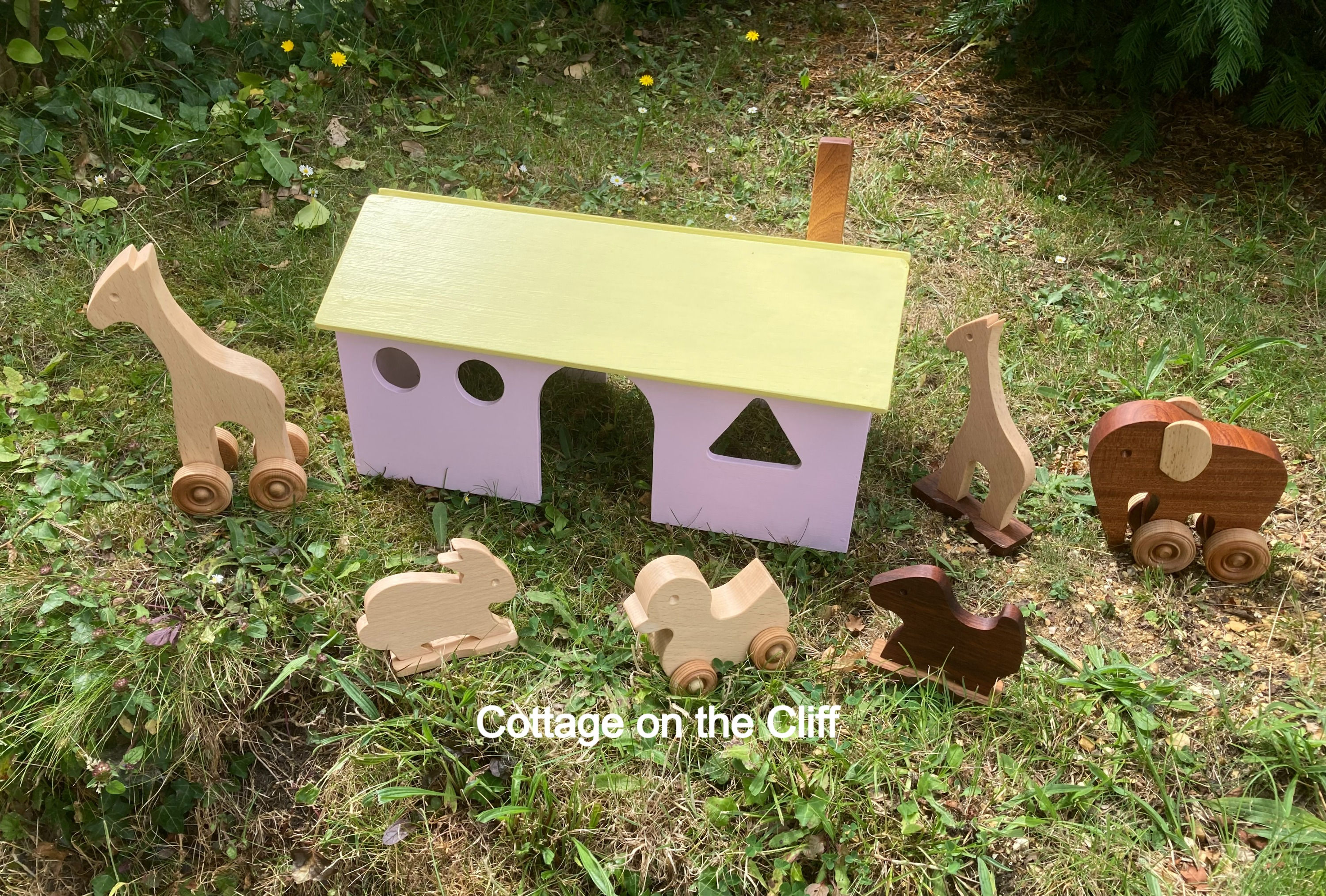 Little Cottage on the Cliff, Dolls house