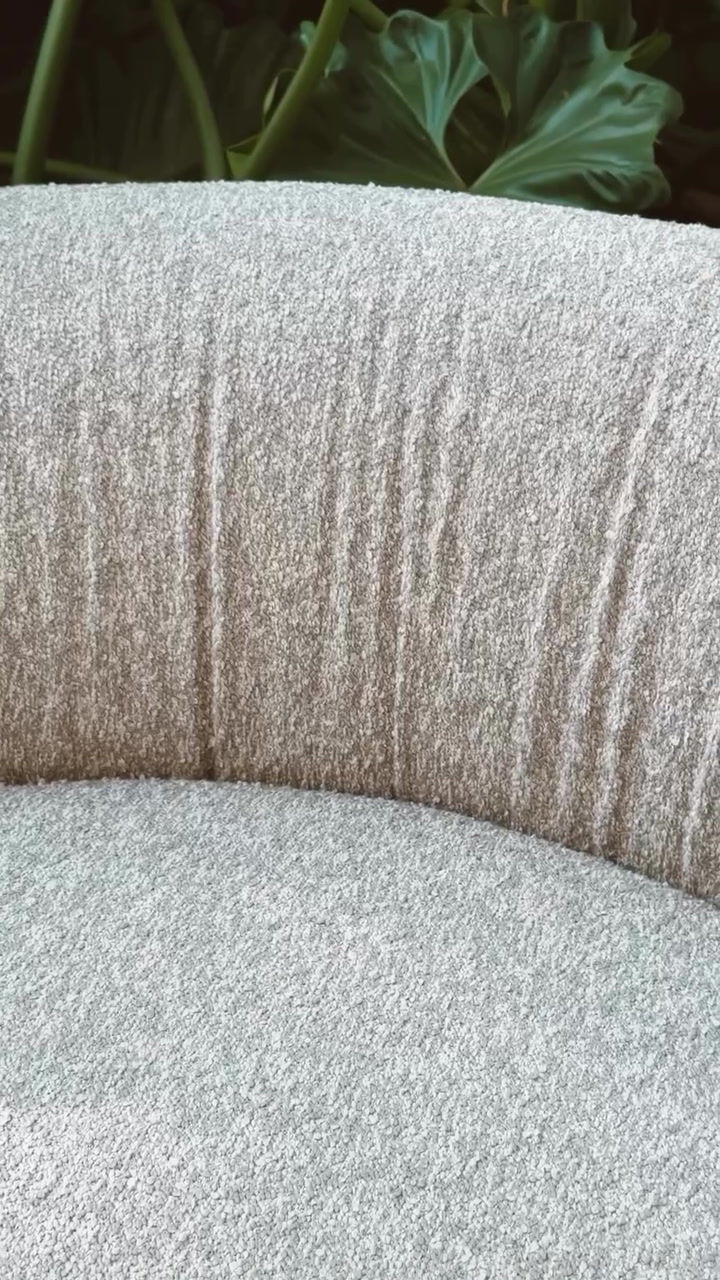 Thumbnail: hug armchair