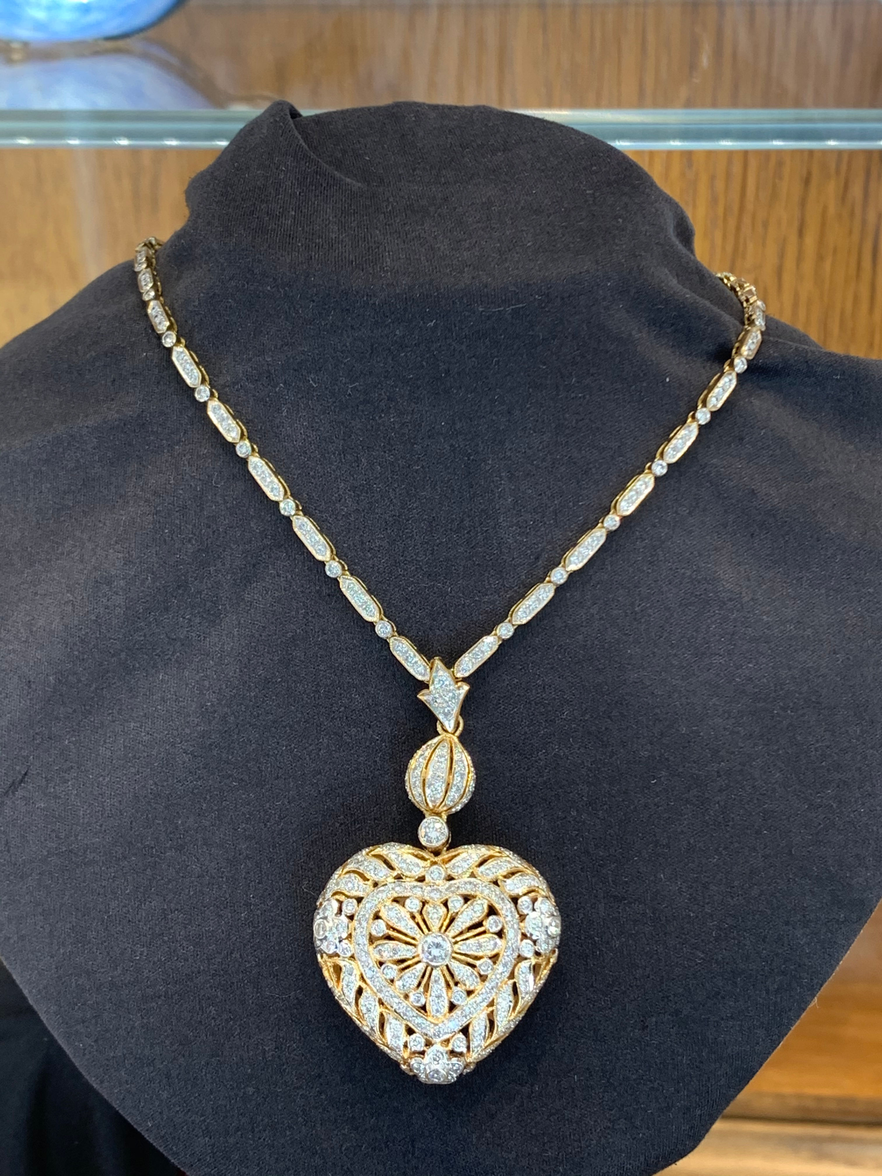 18k Gold Diamond Heart Necklace
