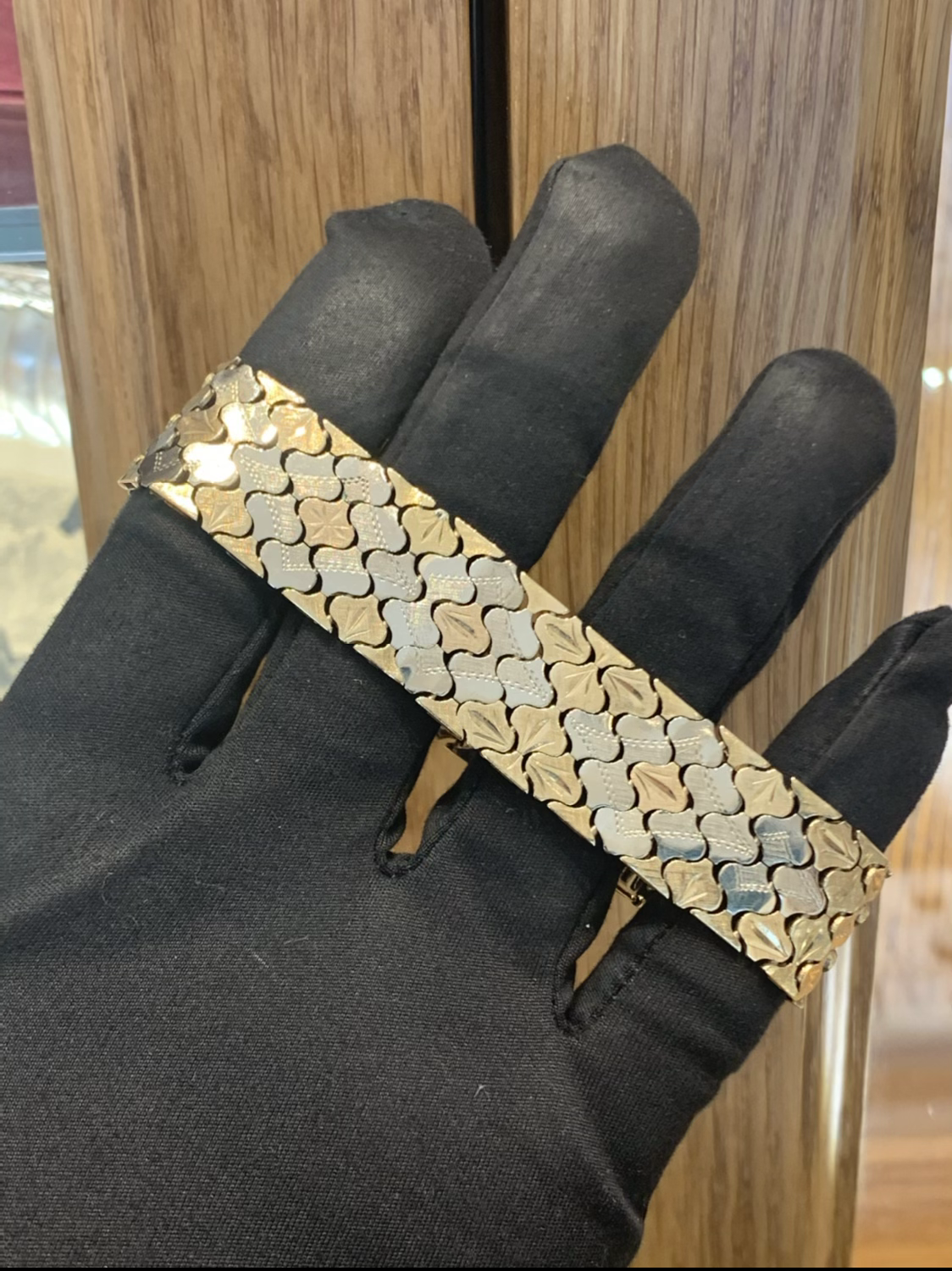 Vintage 14k Gold Hand Engraved Bracelet