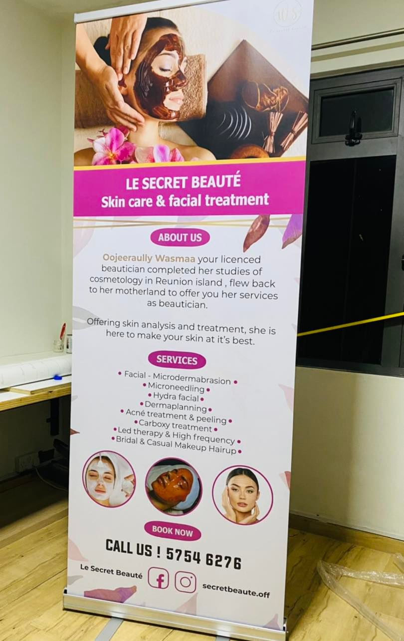 Thumbnail: Roll-Up Banner