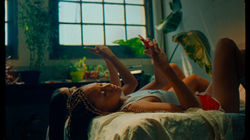 feid_totoy_de_tanto_chimbiar_final_mp4 (1080p).00_00_42_07.Imagen fija021