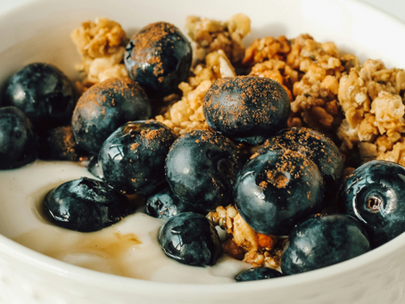 8 Nutritious Breakfast Ideas with Plain Natural Yoghurt