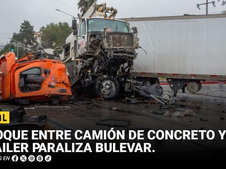 Choque entre camión de concreto y tráiler paraliza bulevar