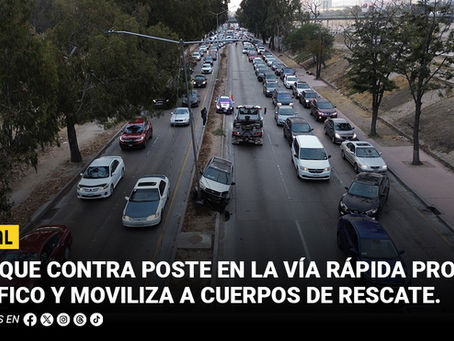 Choque contra poste en la Vía Rápida provoca tráfico y moviliza a cuerpos de rescate