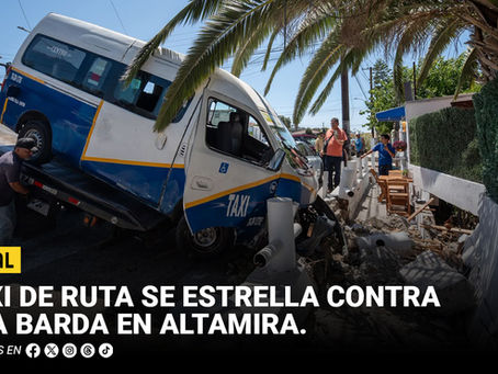 Taxi de ruta se estrella contra una barda en Altamira