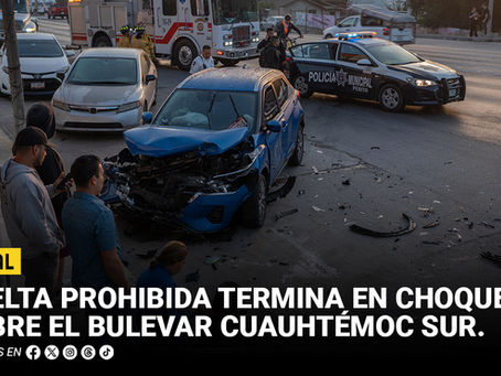 Vuelta prohibida termina en choque sobre el bulevar Cuauhtémoc Sur