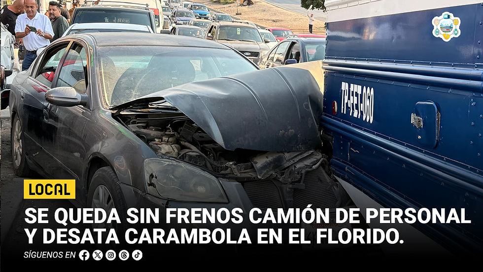 Se queda sin frenos camión de personal y desata carambola en El Florido
