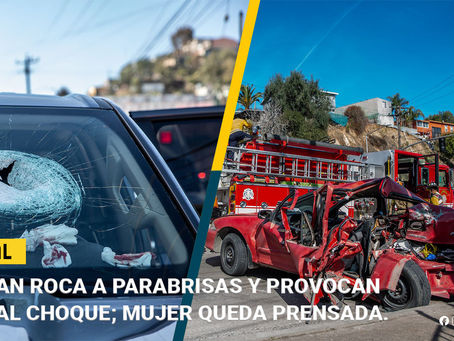 Lanzan roca a parabrisas y provocan brutal choque; mujer queda prensada