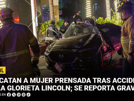 Rescatan a mujer prensada tras accidente en la Glorieta Lincoln; se reporta grave