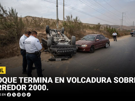 Choque termina en volcadura sobre el Corredor 2000