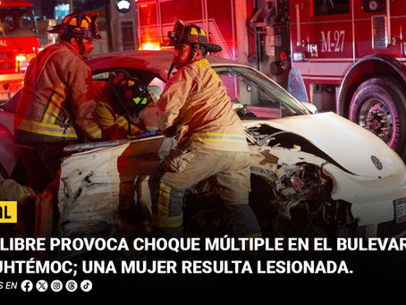 Taxi libre provoca choque múltiple en el bulevar Cuauhtémoc; una mujer resulta lesionada