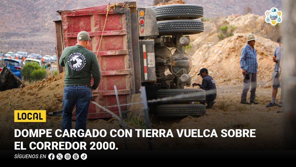 Dompe cargado con tierra vuelca sobre el Corredor 2000
