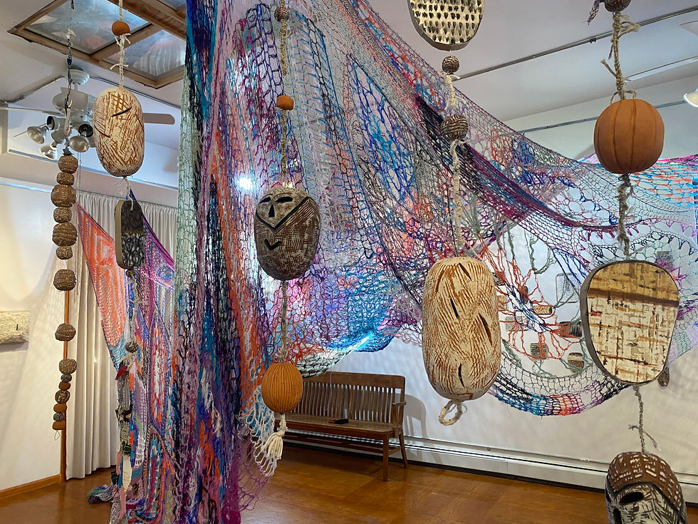 A frayed knot: the Eonta Space interior