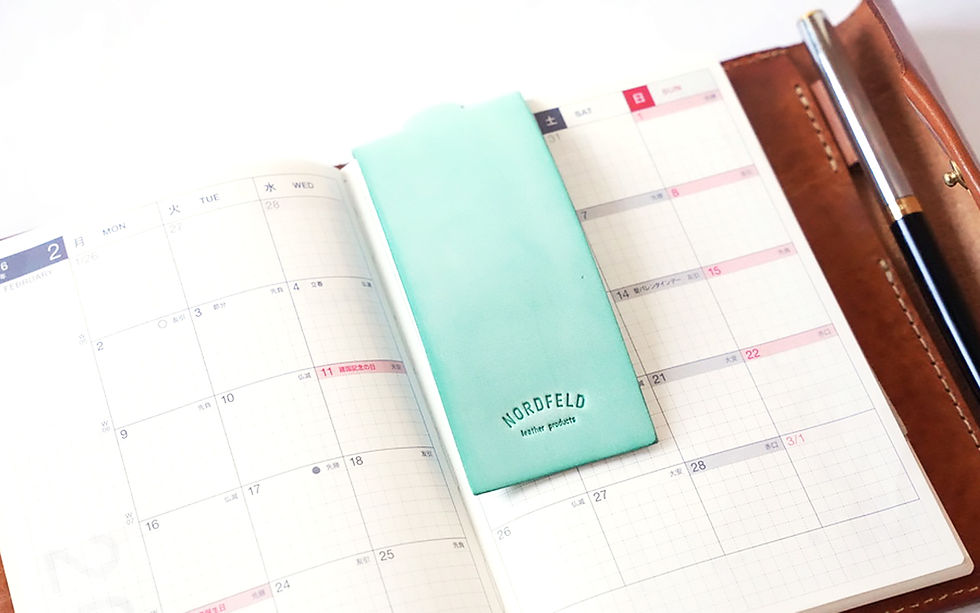 サムネイル： カラフルな革のしおり