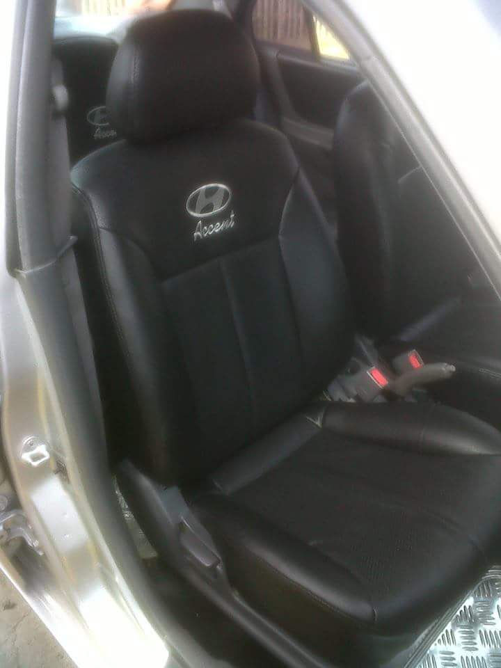 TAPIZADO DE HYUNDAI VERNA CON MATERIAL COLONVIANO