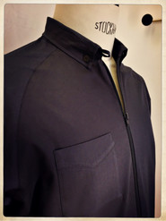 Chemise zippée bleu navy en sergé de coton 100% biologique