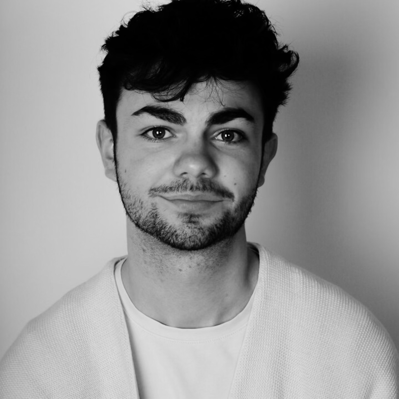 Writer: Ellis Akers