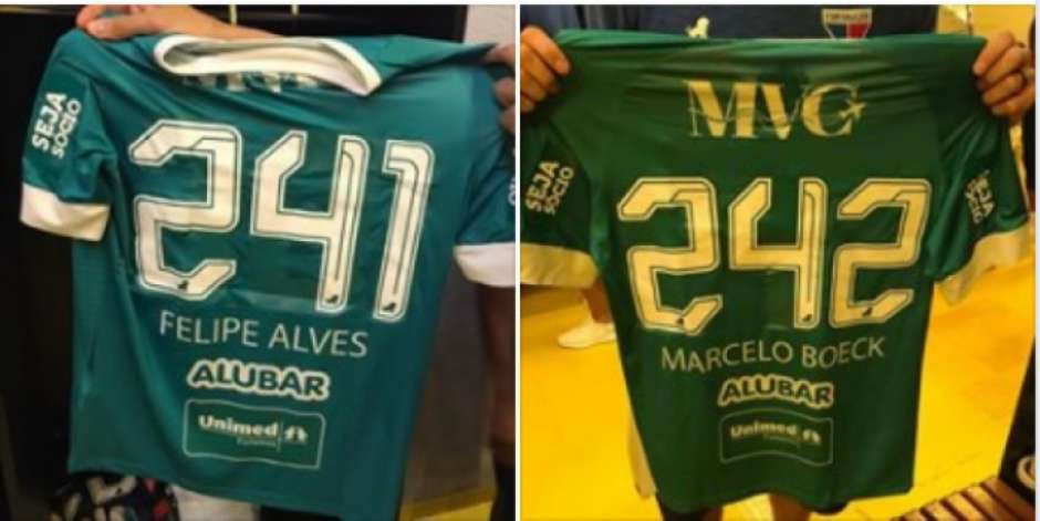 Goleiro do Athletico-PR, Santos entrou em campo com a camisa 91 diante do Goiás Foto: Reprodução / Instagram / LANCE!
