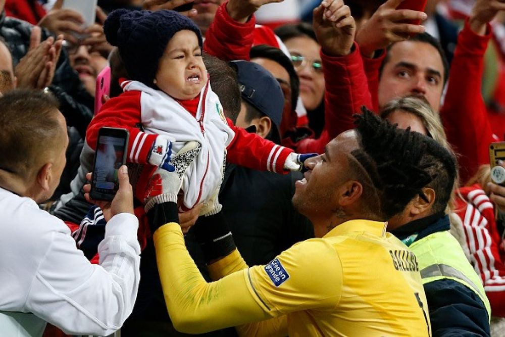 Tente não chorar: Pedro Gallese e a celebração emocional com seu filho depois de se classificar para a final da Copa América