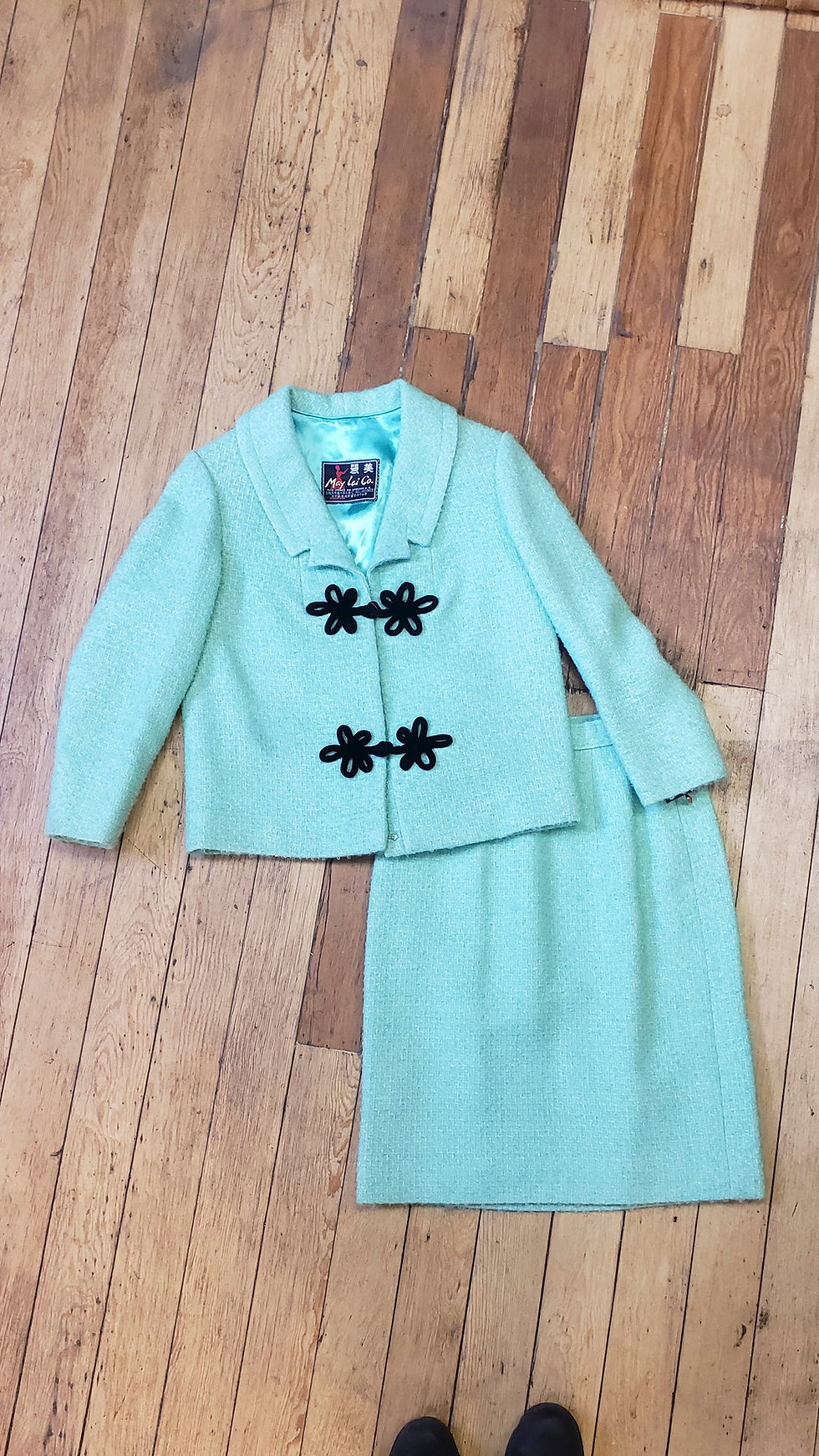 Thumbnail: 1960s May Lai Co Mint Green Wool Boucle Chinese Frog Closure Skirt Suit 2pc
