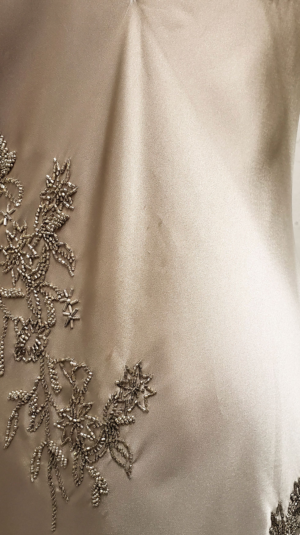 Thumbnail: 1990s Alfred Angelo Tonal Gold Bias Cut Beaded Maxi Formal Gown Red Carpet