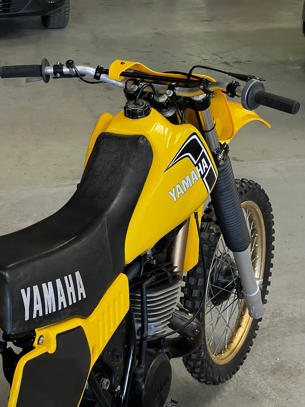 Miniature : Yamaha 490 YZ Import US Révisé partiellement restaurée en vente HEURTIER Classic à Chomerac réservoir jaune peint