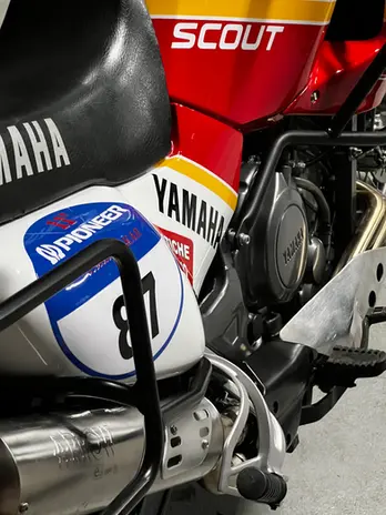 Yamaha 750 Super Ténéré déco chesterfield préparée par HEURTIER Classic à chomérac en ardèche drôme rhône alpes 07 26 projet sur mesure réplica dakar sonauto yamaha motor france crash bar et porte bagage
