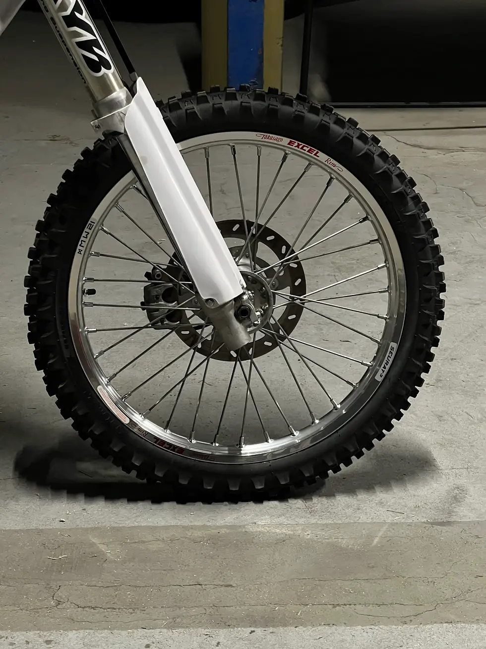 Miniature : YAMAHA 250 YZ - 1992 partiellement restaurée (esthétique) chez HEURTIER Classic à chomérac 07 proche valence montelimar roue