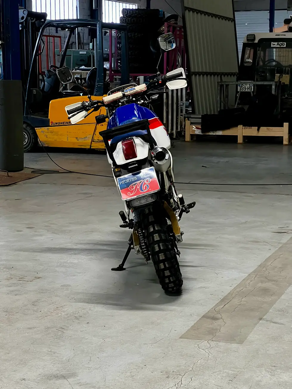 Miniature : Honda XL 600 M / XLM 600 en vente par HEURTIER Classic à Chomerac Ardèche Rhone alpes France atelier de restauration  ar