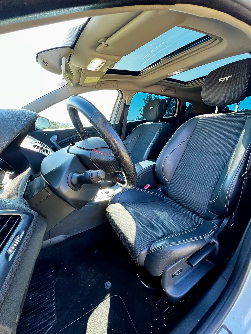 Miniature : Mégane III GT 190 TCe - 2012 - Dépot vente HEURTIER Classic poste de conduite et place avant