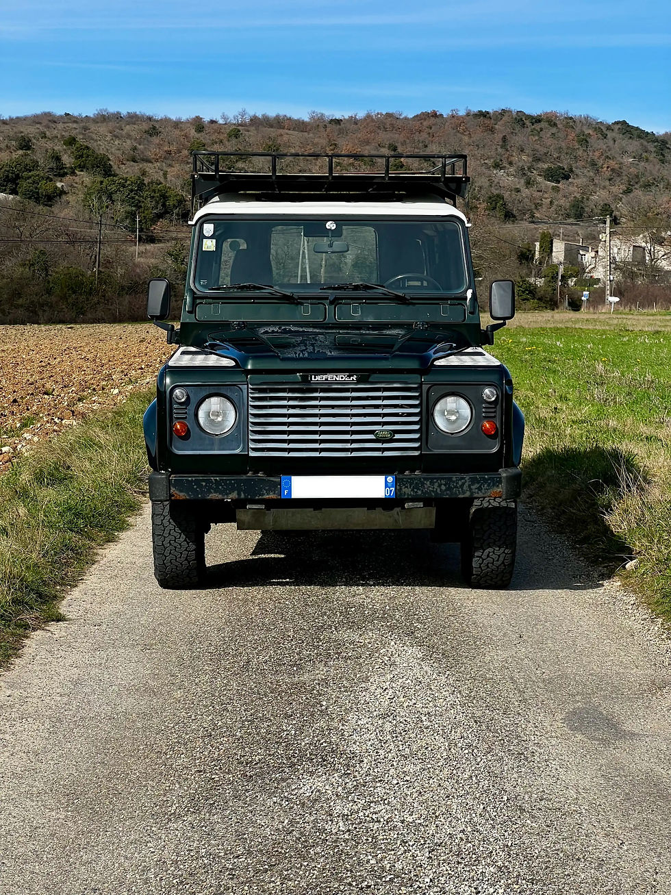 Thumbnail: DEFENDER 110 TD5 10P - à restaurer chez HEURTIER Classic personnalisation disponible restauration à la carte base de restaura