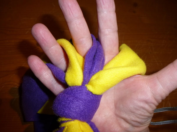 Bild 3 Handhaltung beim Flechten