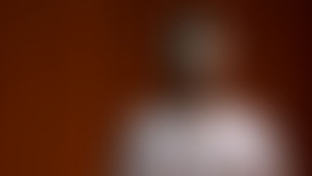 יהונתן דרזי מחודד ב"את מי את מנשקת" החדש שלו