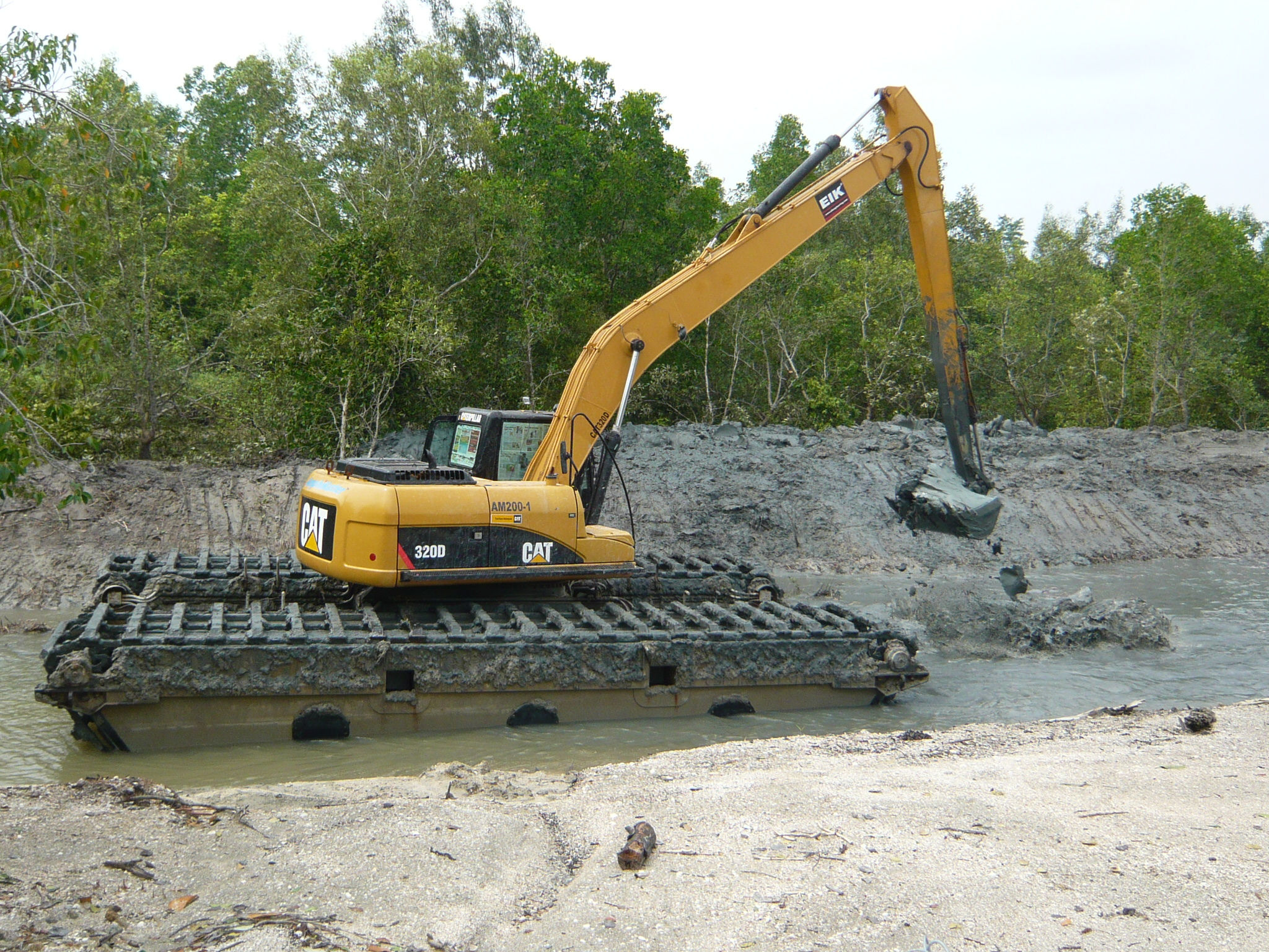 EIK AmphiMaster 200 amfiibekskavaator (ujuvekskavaator)
