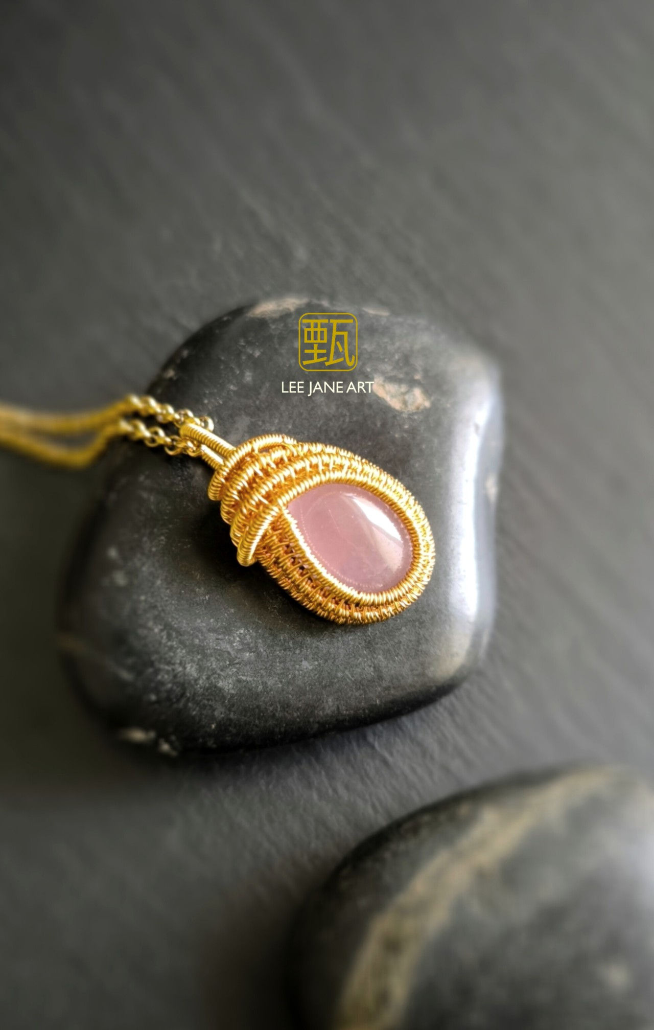 GENTLE LILAC KUEH KOCI WRAP PENDANT P318 - LAVENDER JADE