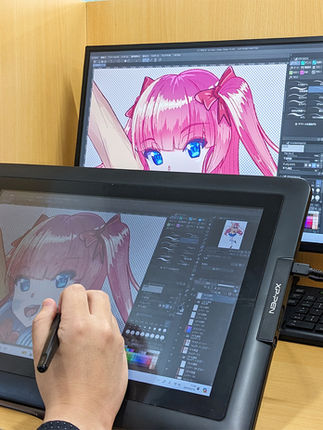 液晶タブレットでイラストを描く様子