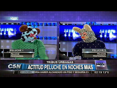 Actitudpeluche con Robertito(9)jpg.jpeg