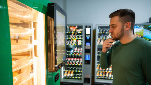 Jak wybrać najlepszego dostawcę automatów vendingowych w Polsce 🌍📝