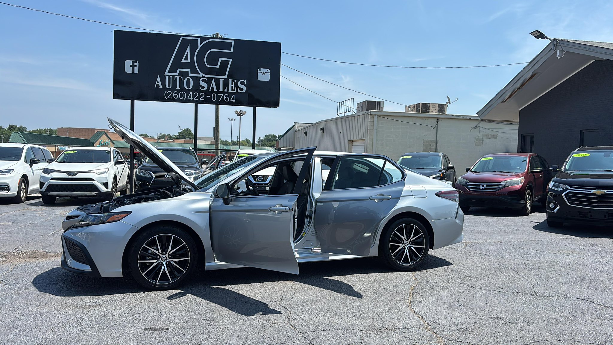 2023 Toyota Camry SE Nightshade's photo