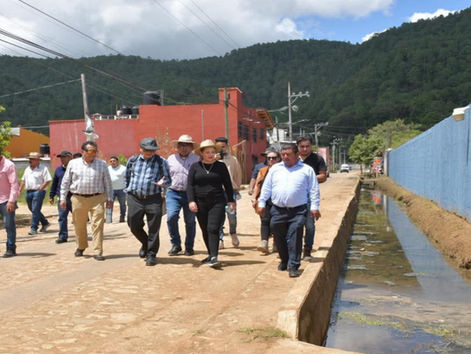 Recorre Presidenta Municipal Fabiola Ricci colonias del sur oriente de San Cristóbal