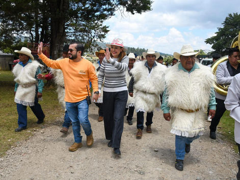 Alcaldesa Fabiola Ricci fortalece cercanía con comunidades durante festividades en Los Llanos