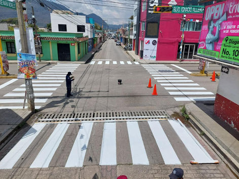 Refuerzan señalética vial para mejorar movilidad en San Cristóbal